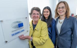 Oxford’s Cherwell School recognised with honorary plaque by the European Parliament Ambassador School Programme